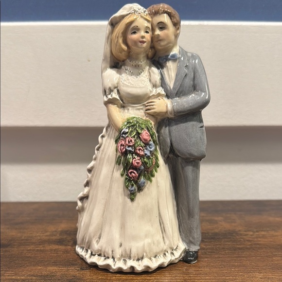 Elegant Wedding Couple Figurine White and Gray blonde bride Burnett groom cake - Picture 1 of 8